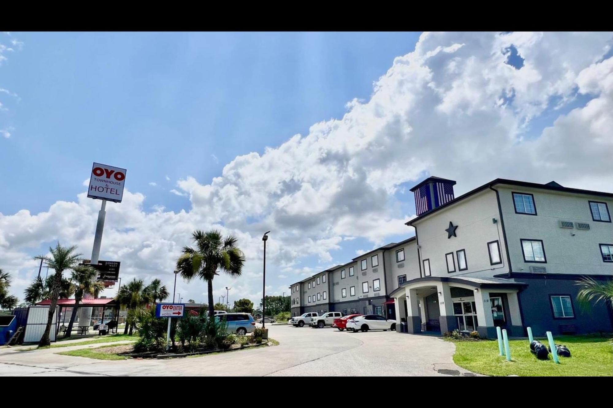 Oyo Townhouse Sulphur,La Extended Stay Екстер'єр фото