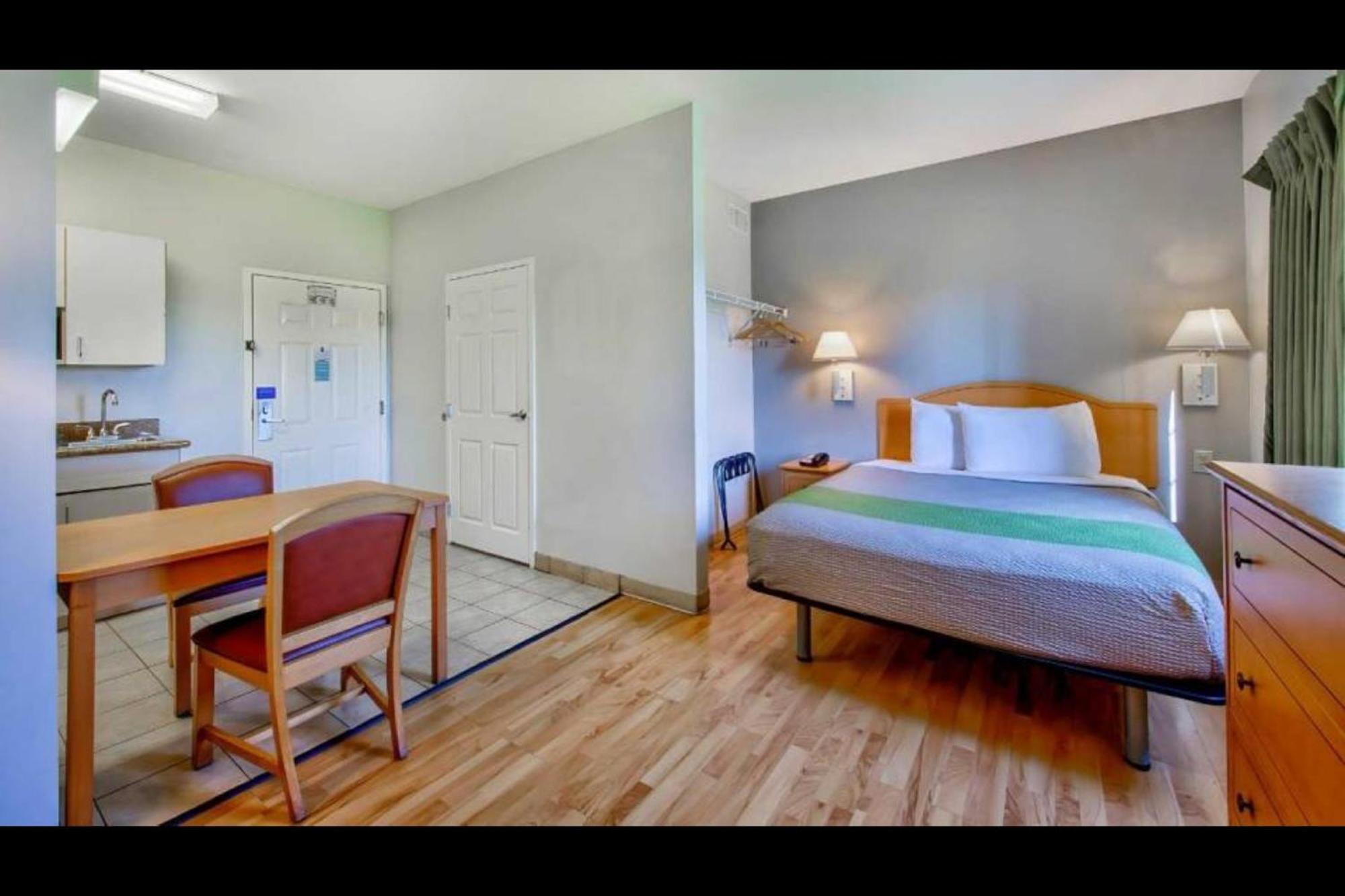Oyo Townhouse Sulphur,La Extended Stay Екстер'єр фото