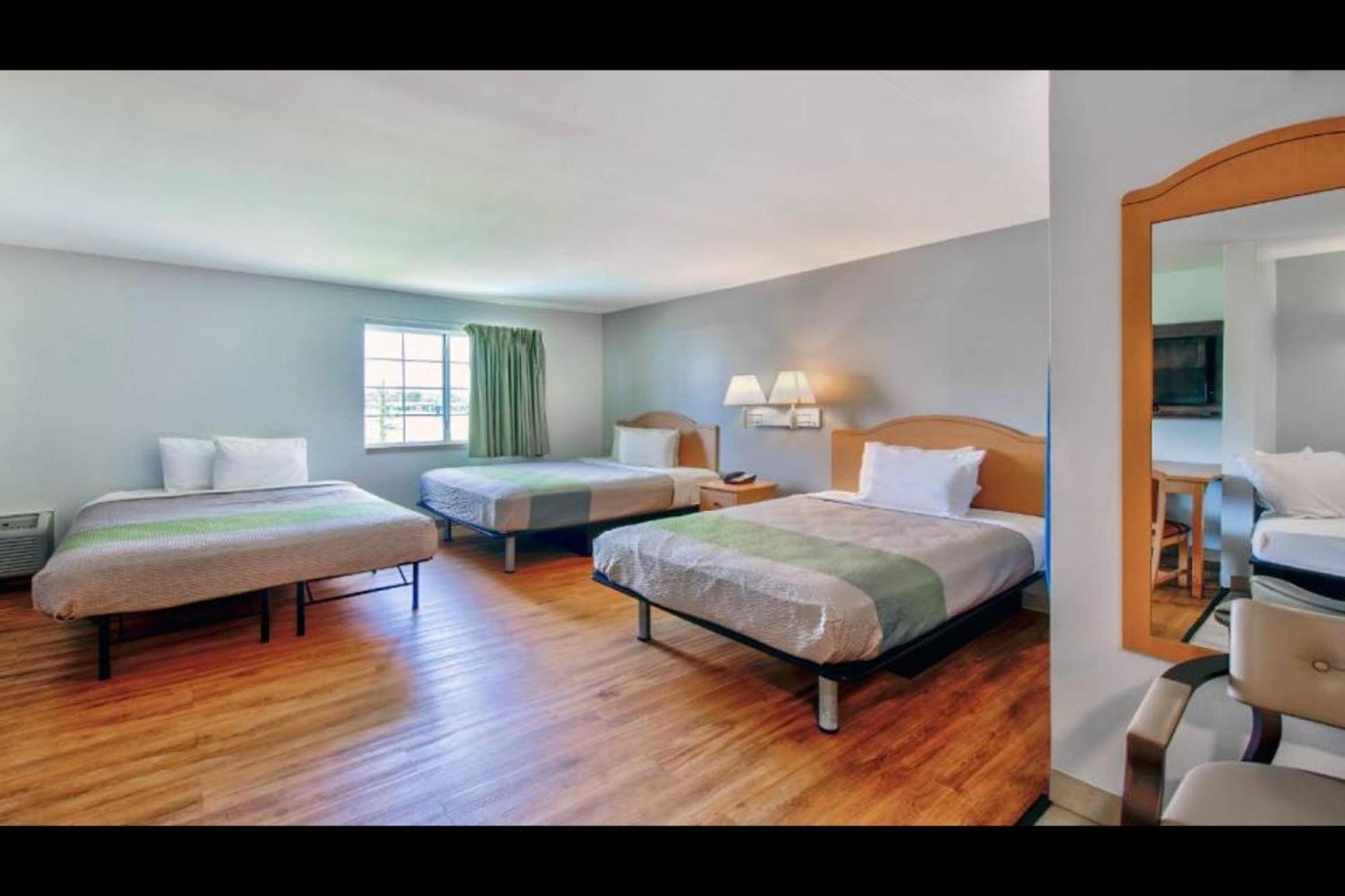 Oyo Townhouse Sulphur,La Extended Stay Екстер'єр фото