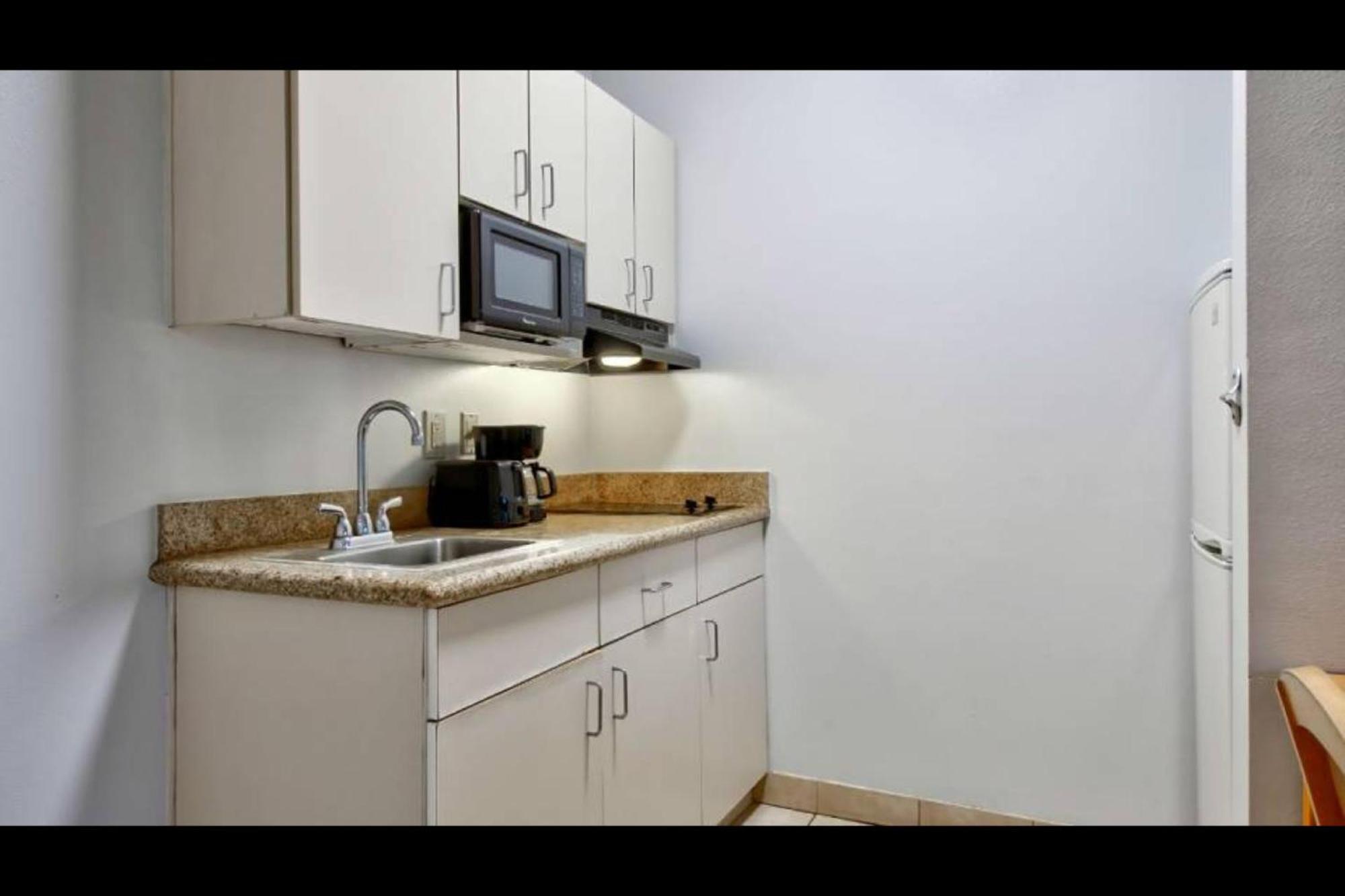 Oyo Townhouse Sulphur,La Extended Stay Екстер'єр фото