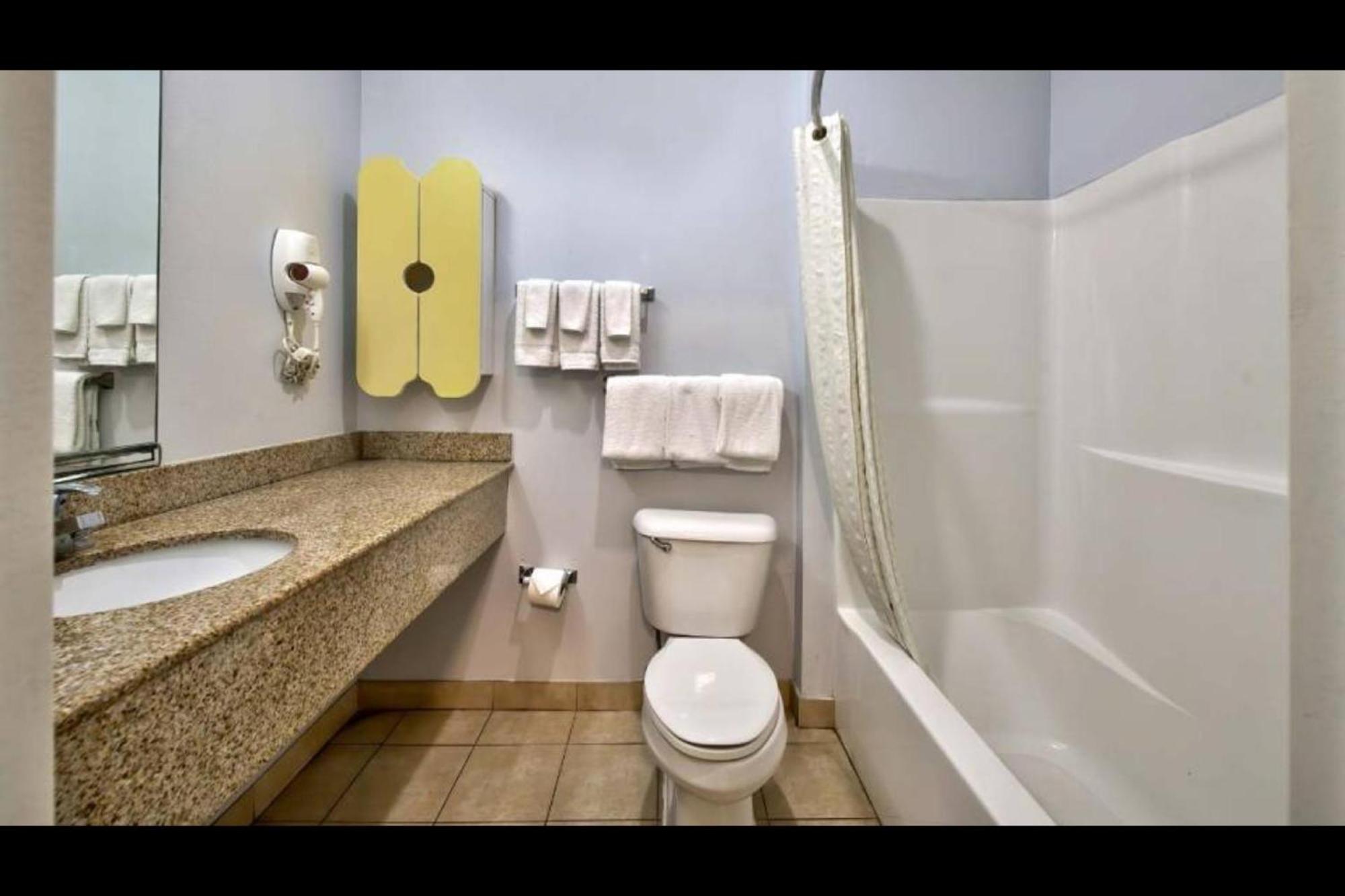 Oyo Townhouse Sulphur,La Extended Stay Екстер'єр фото